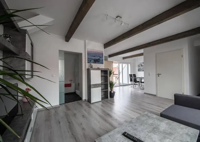 Haus 8 * Hohenwarsleben